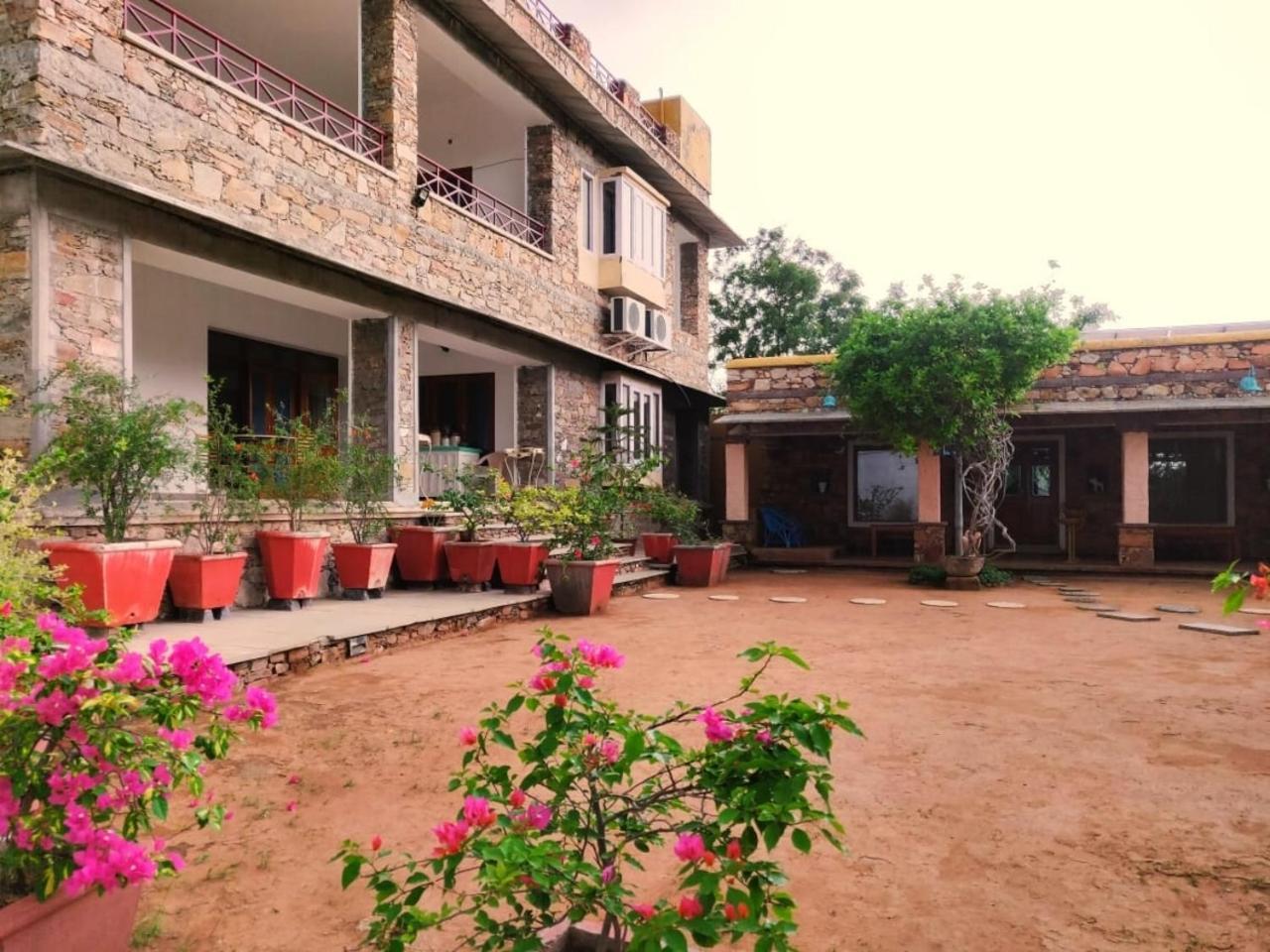 Devra Udaipur Hotel Exterior foto